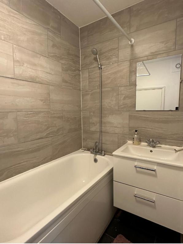 Spacious,1 Bed, Balcony, Southwark Central Лондон Екстер'єр фото